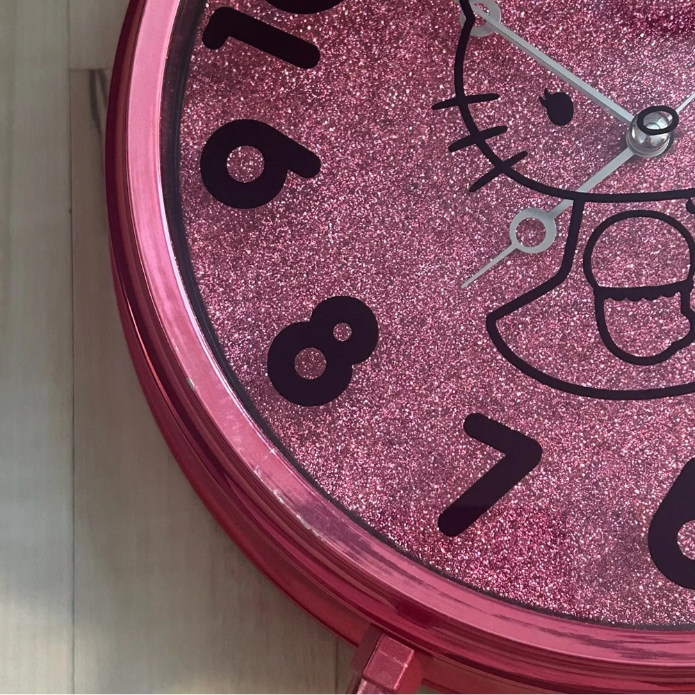 Hello Kitty Wall Clock Pink Glitter 2011